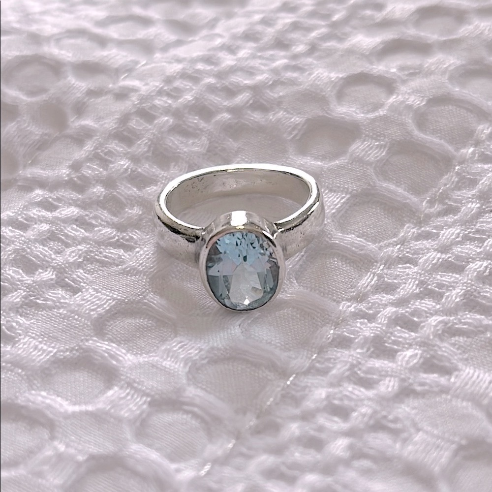 Coldwater Creek Elegant Aquamarine Sterling Silver Ring